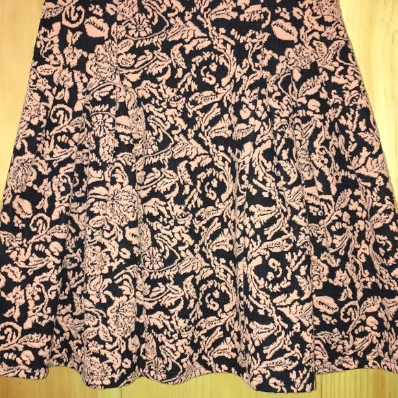 Beautiful dress! - Picture 3 of 4